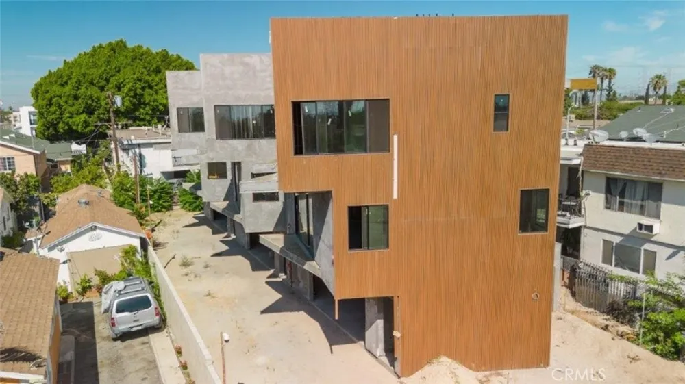 6651 Camellia Avenue Los Angeles, CA 91606