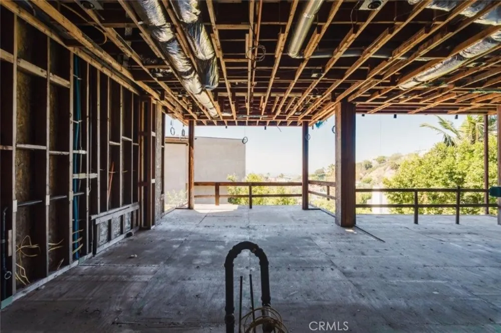 6651 Camellia Avenue Los Angeles, CA 91606