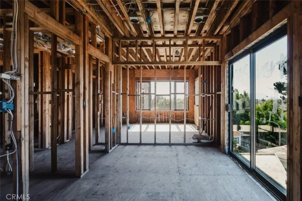 6651 Camellia Avenue Los Angeles, CA 91606
