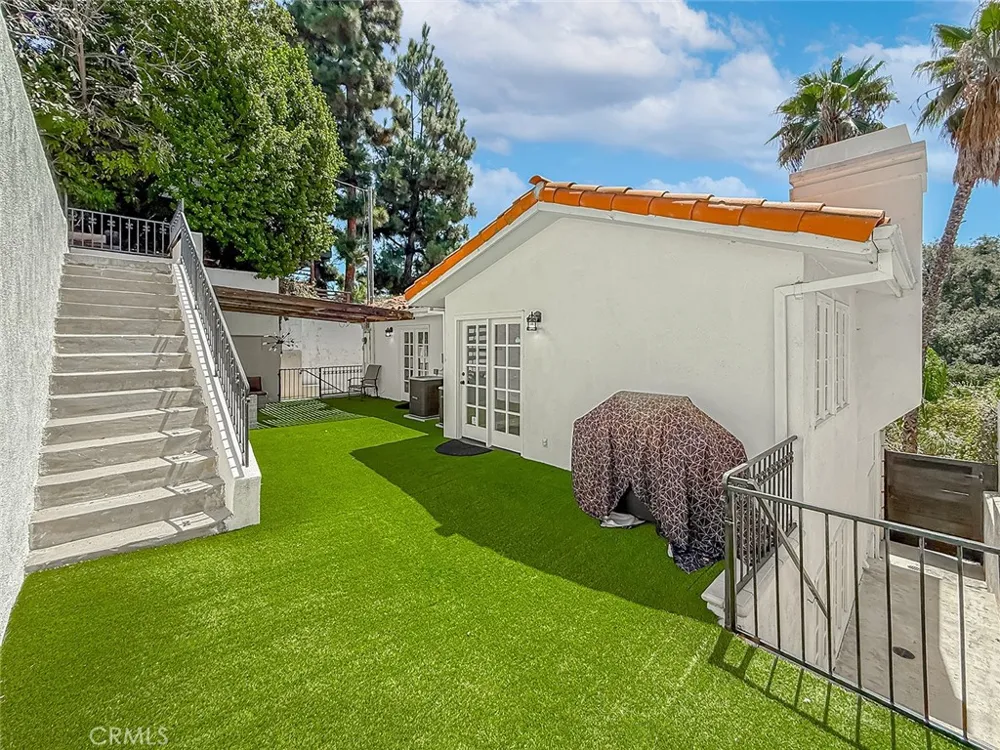 21047 Dumetz Road Woodland Hills, CA 91364