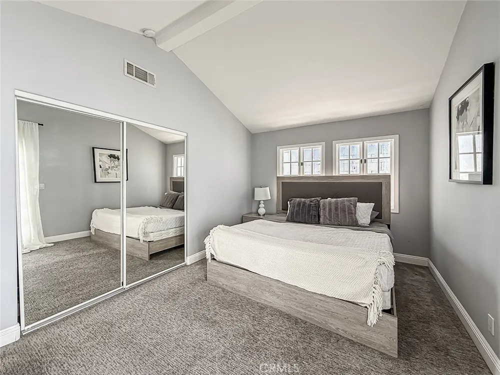 21047 Dumetz Road Woodland Hills, CA 91364