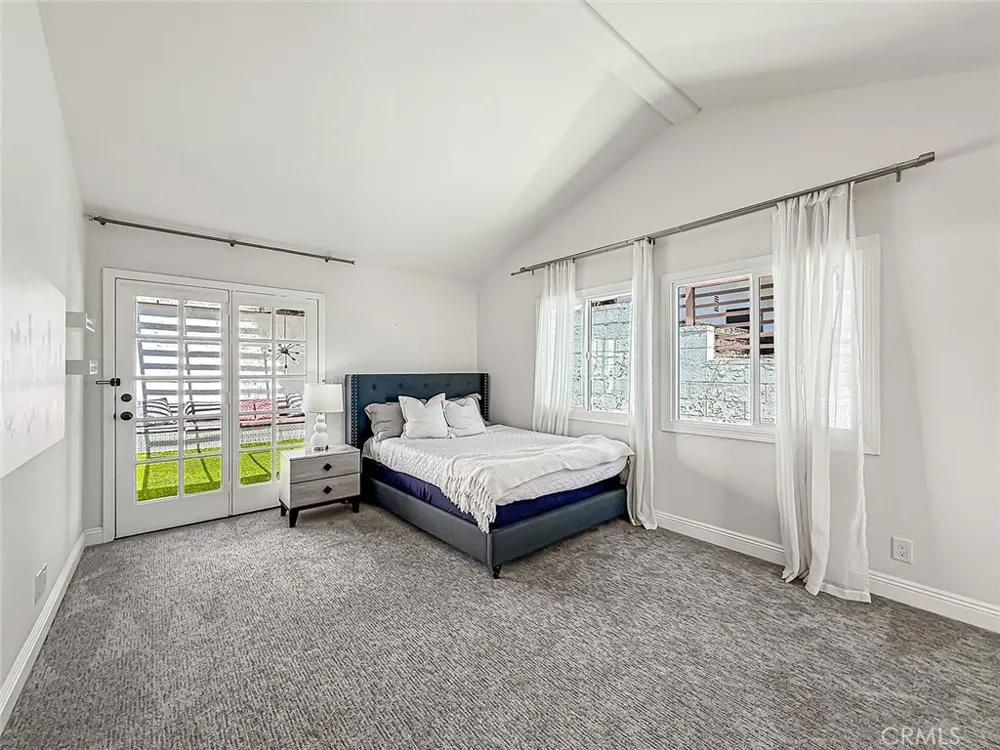 21047 Dumetz Road Woodland Hills, CA 91364