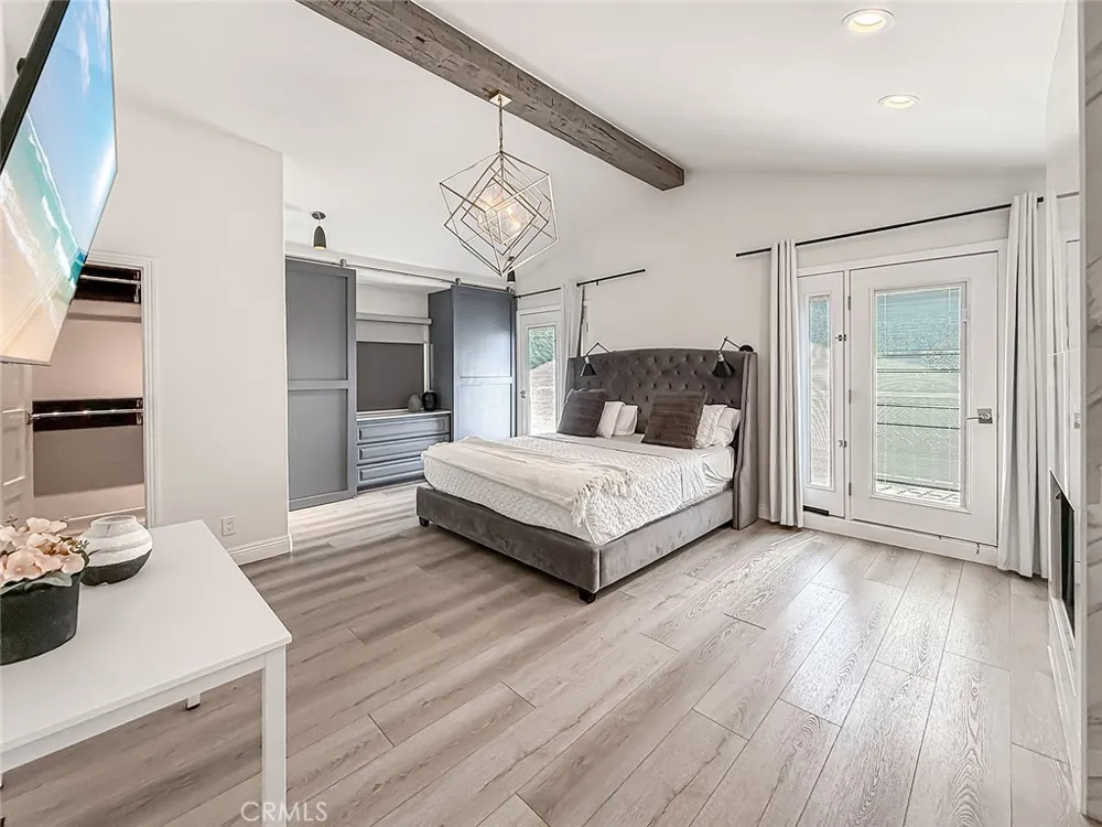 21047 Dumetz Road Woodland Hills, CA 91364