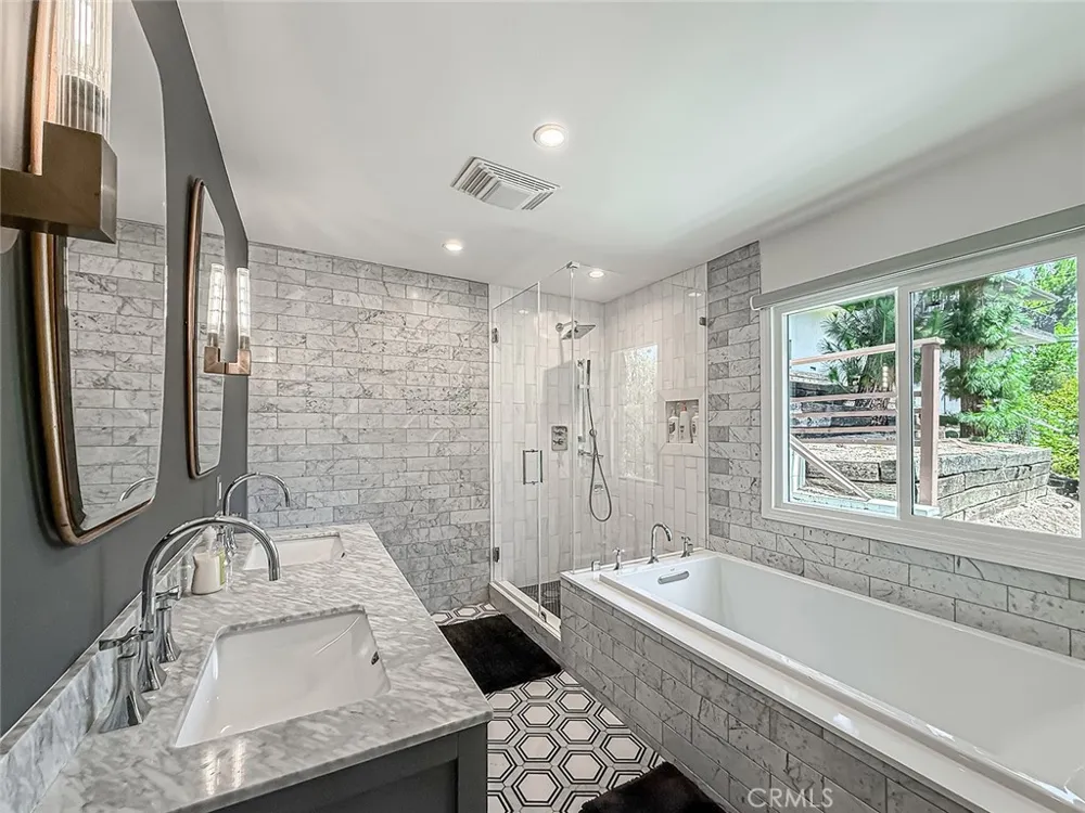 21047 Dumetz Road Woodland Hills, CA 91364