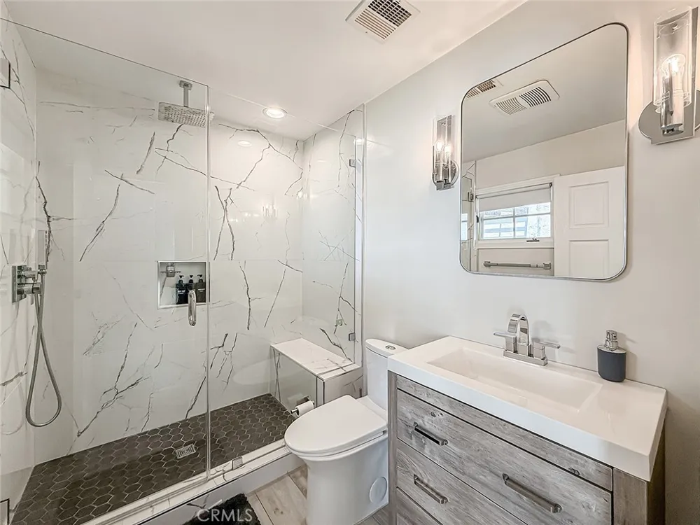 21047 Dumetz Road Woodland Hills, CA 91364