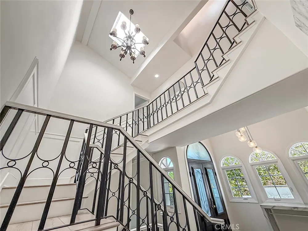 21047 Dumetz Road Woodland Hills, CA 91364