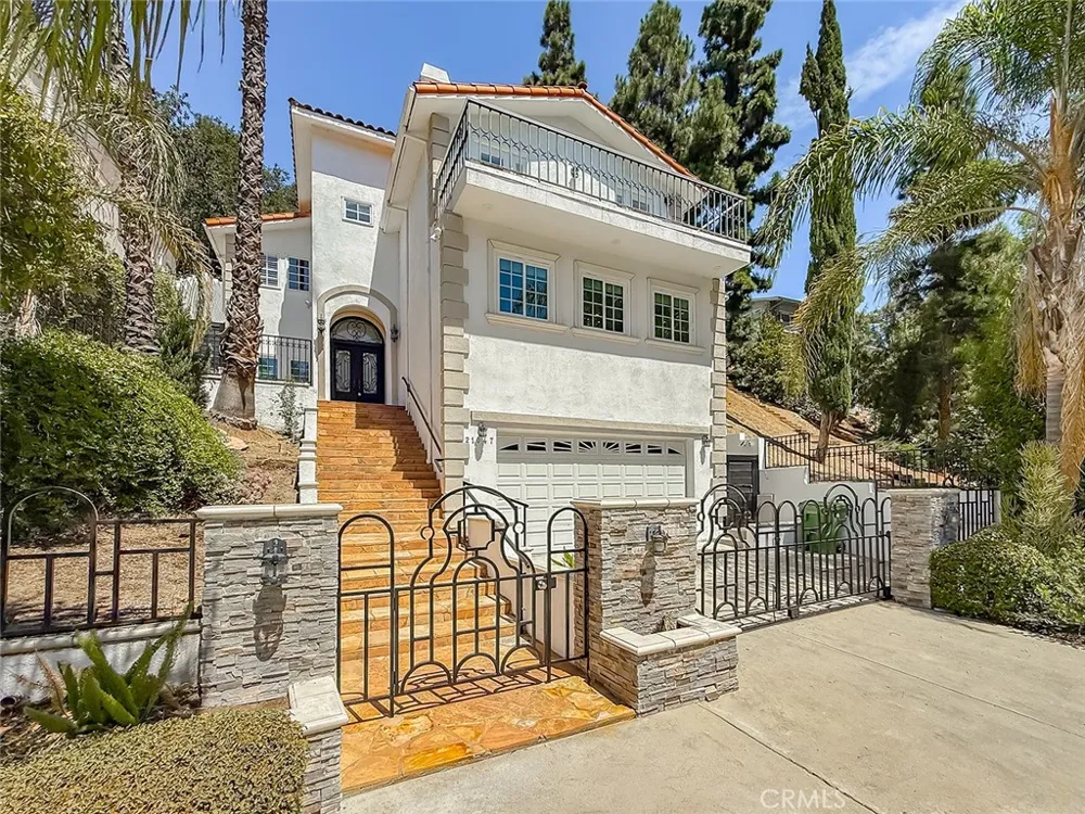 21047 Dumetz Road Woodland Hills, CA 91364