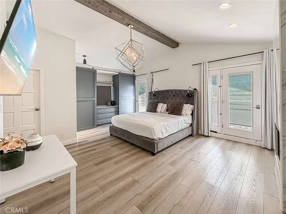 21047 Dumetz Road Woodland Hills, CA 91364