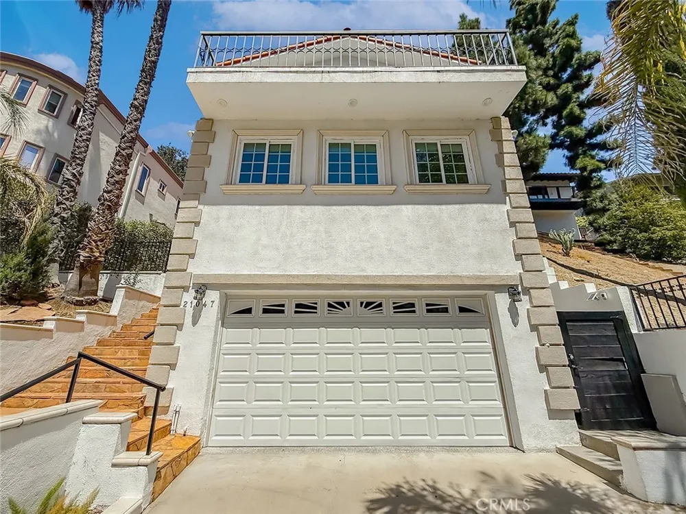 21047 Dumetz Road Woodland Hills, CA 91364