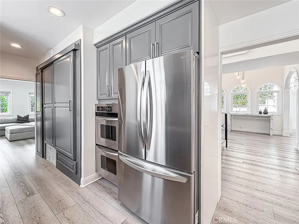 21047 Dumetz Road Woodland Hills, CA 91364