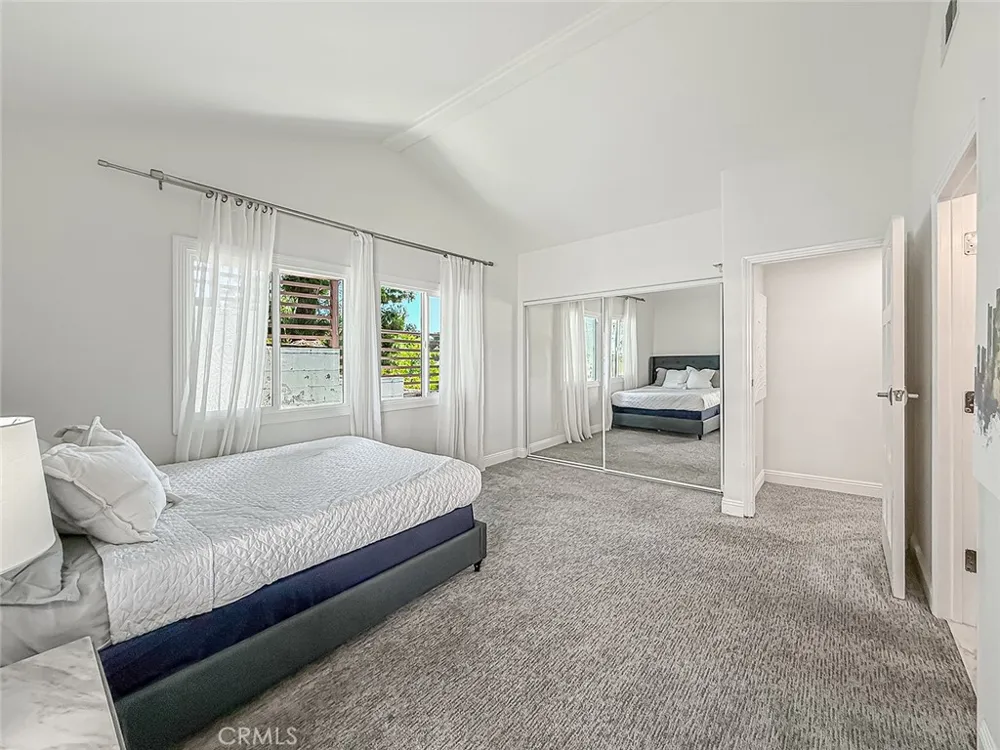 21047 Dumetz Road Woodland Hills, CA 91364