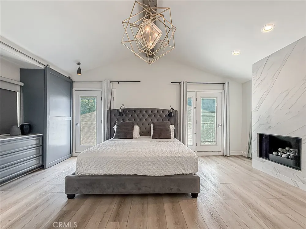 21047 Dumetz Road Woodland Hills, CA 91364