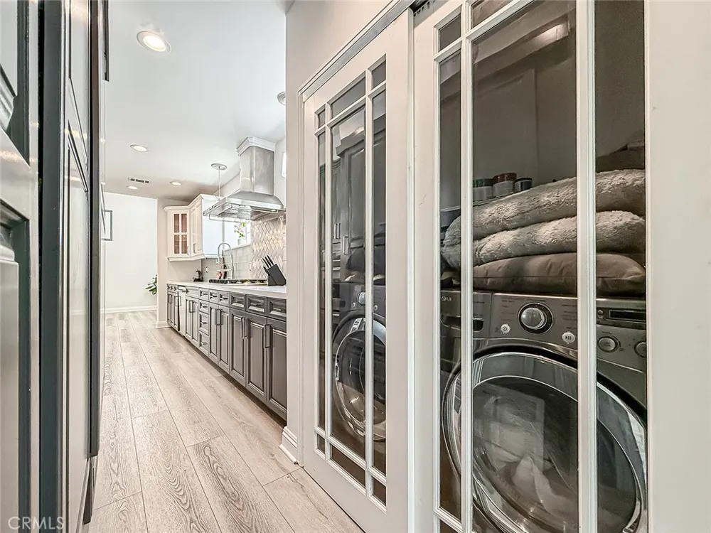 21047 Dumetz Road Woodland Hills, CA 91364