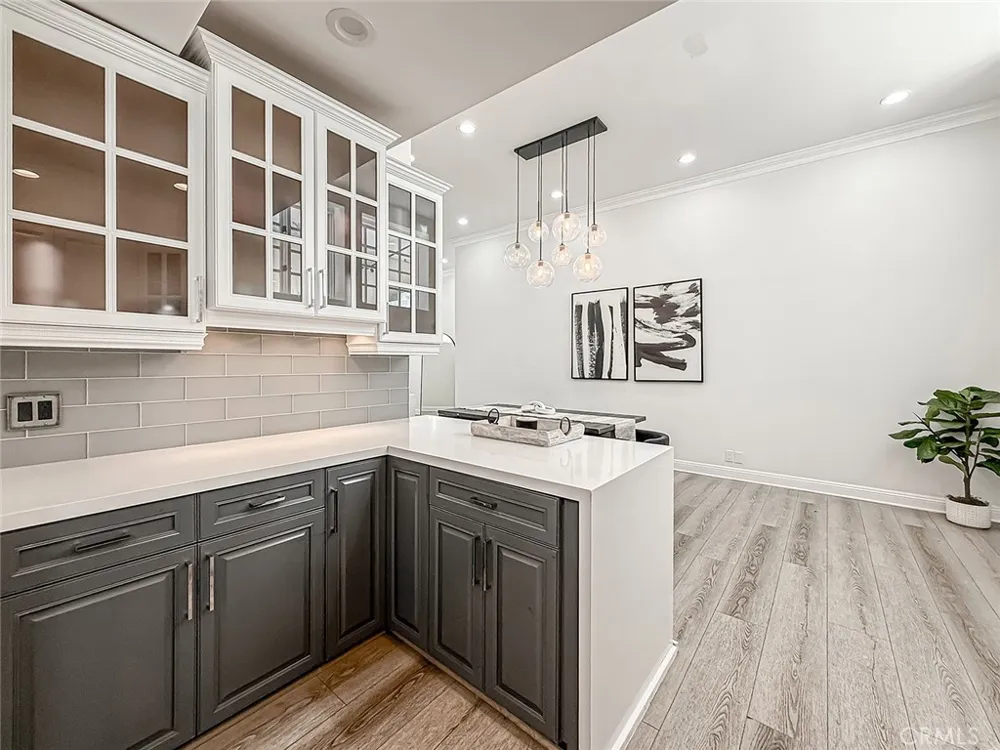 21047 Dumetz Road Woodland Hills, CA 91364