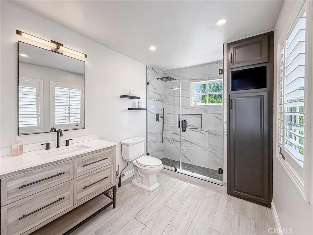 21047 Dumetz Road Woodland Hills, CA 91364