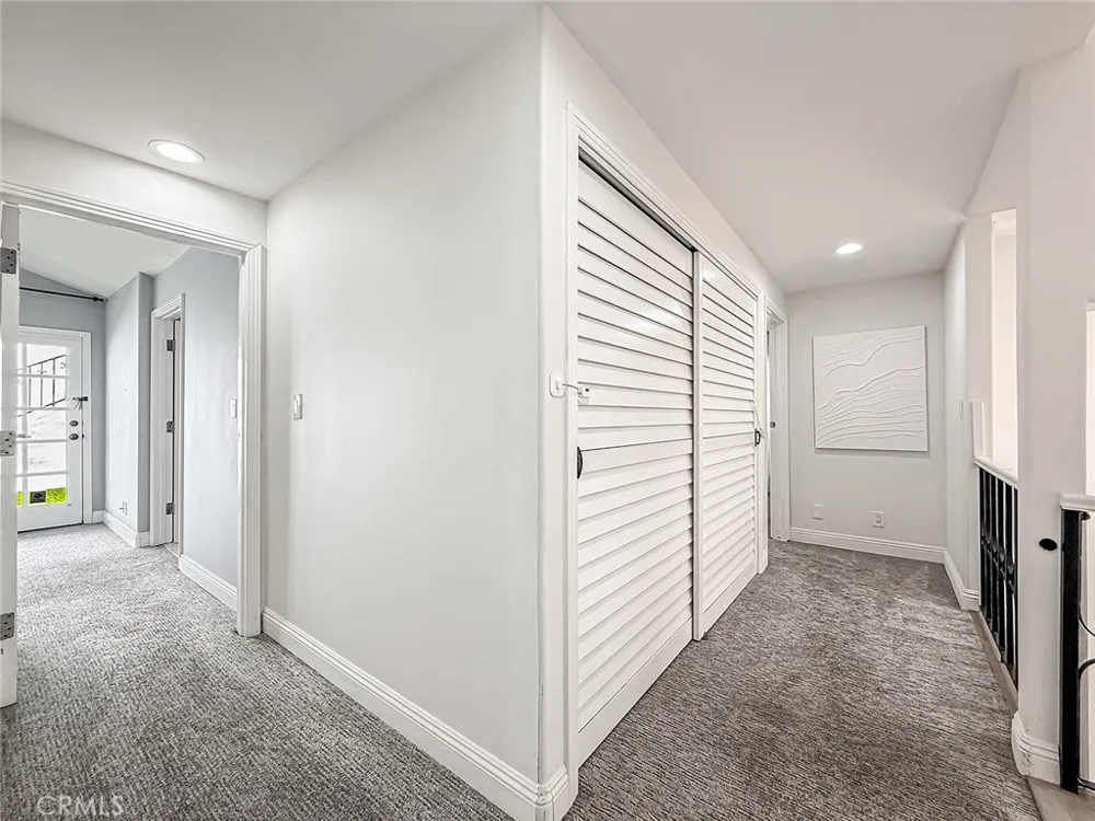 21047 Dumetz Road Woodland Hills, CA 91364