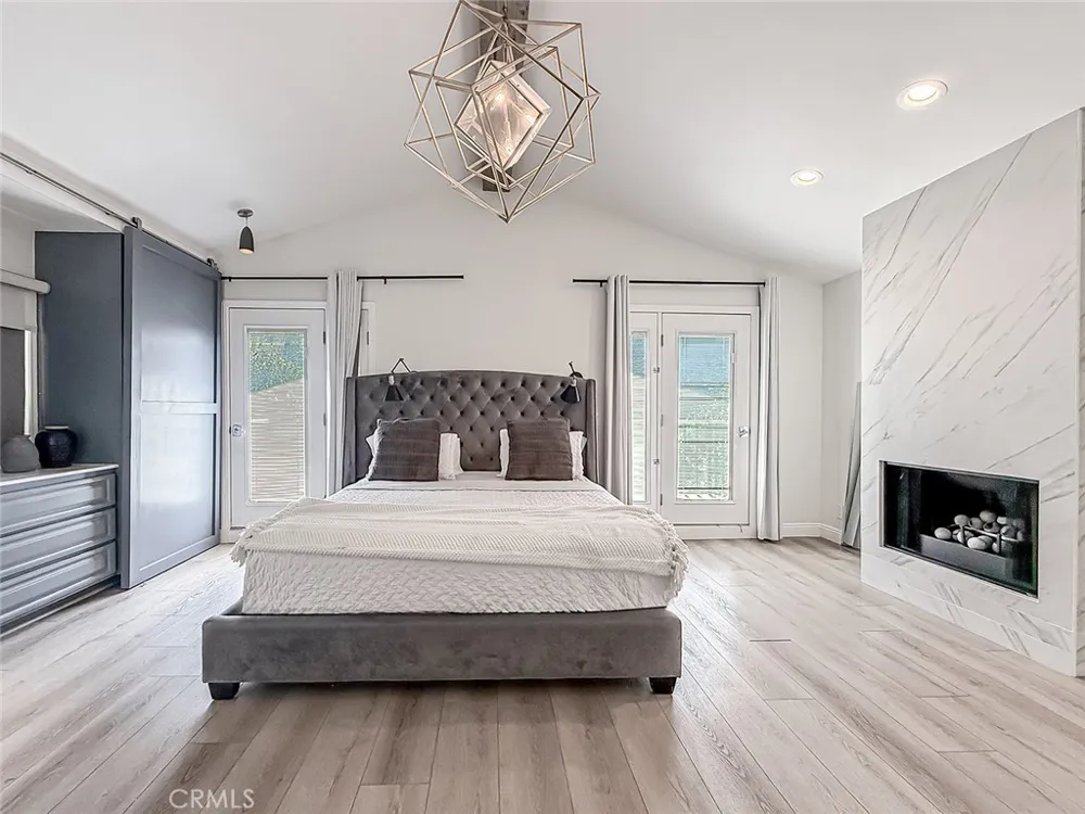 21047 Dumetz Road Woodland Hills, CA 91364