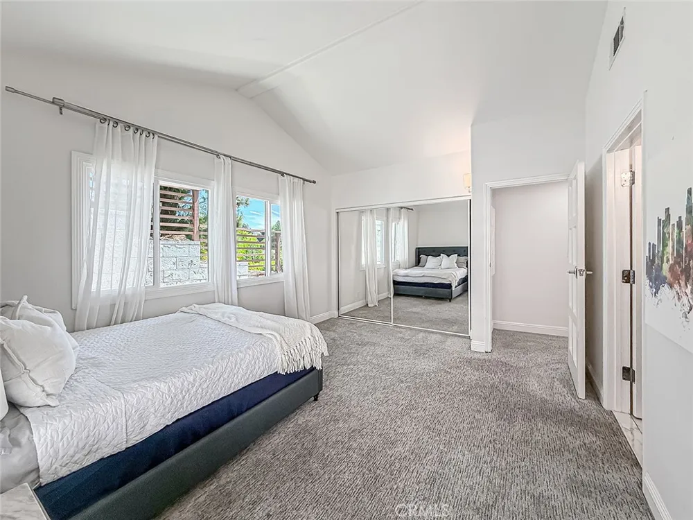 21047 Dumetz Road Woodland Hills, CA 91364