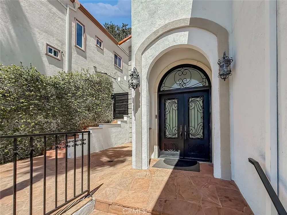 21047 Dumetz Road Woodland Hills, CA 91364