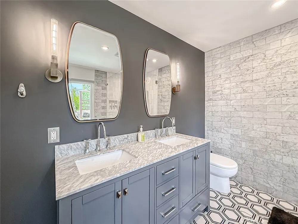 21047 Dumetz Road Woodland Hills, CA 91364