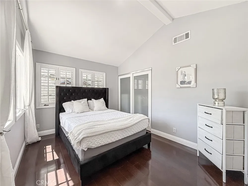 21047 Dumetz Road Woodland Hills, CA 91364