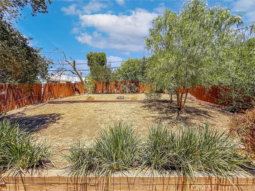21047 Dumetz Road Woodland Hills, CA 91364