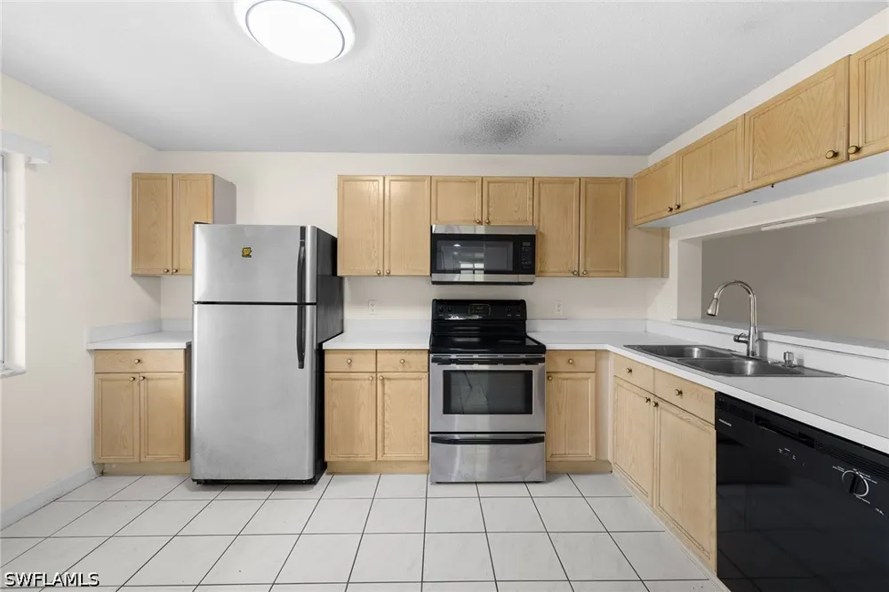 Jewel Lane #104 Naples, FL 34109