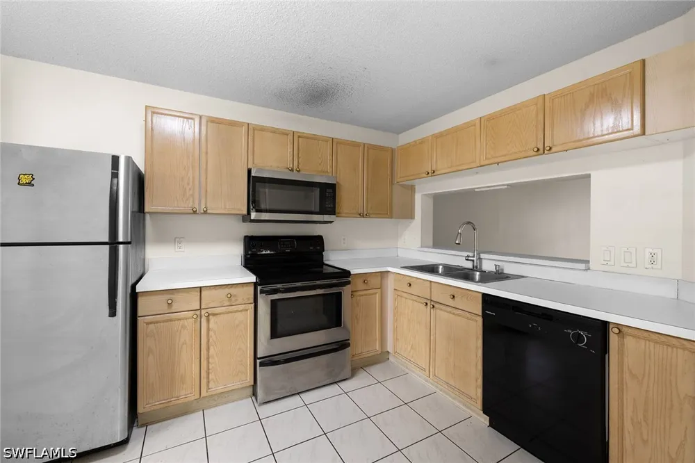 Jewel Lane #104 Naples, FL 34109