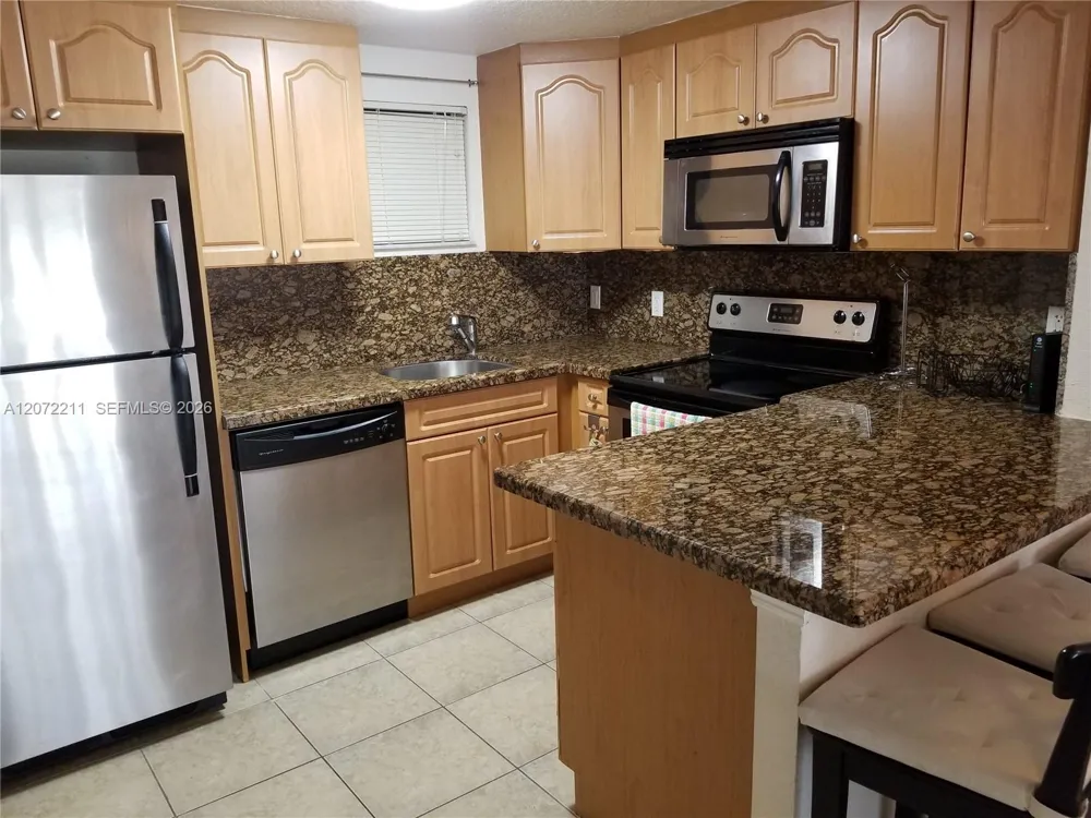 8290 Lake Dr #440 Doral, FL 33166