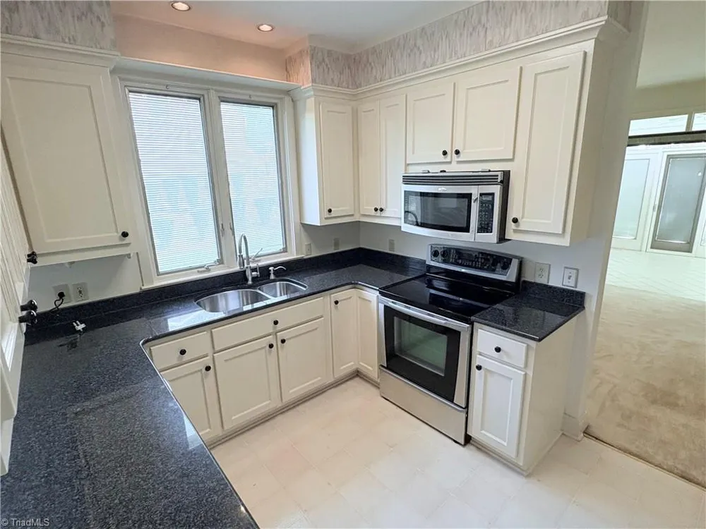 1401 Plantation Circle Asheboro, NC 27205