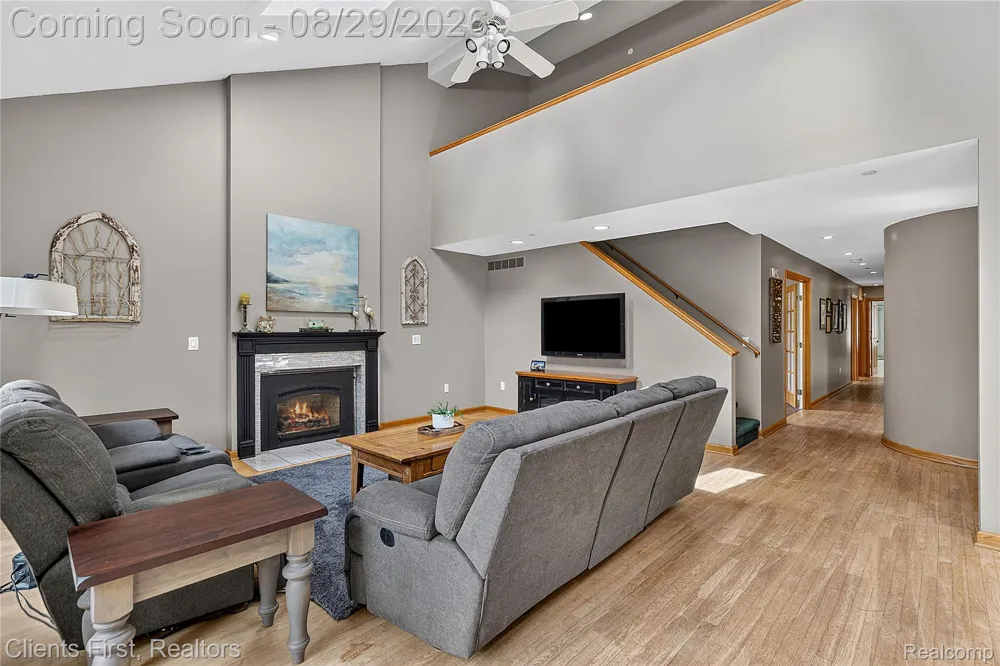 9022 Kingston Court Hamburg Township, MI 48169