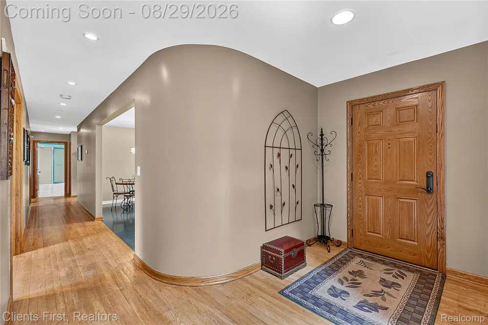 9022 Kingston Court Hamburg Township, MI 48169