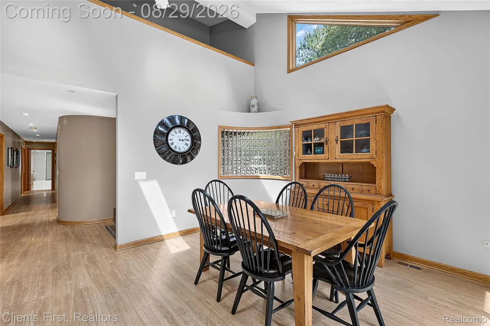 9022 Kingston Court Hamburg Township, MI 48169