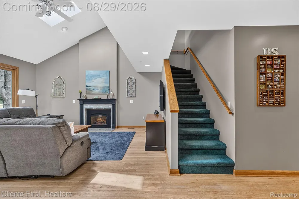 9022 Kingston Court Hamburg Township, MI 48169