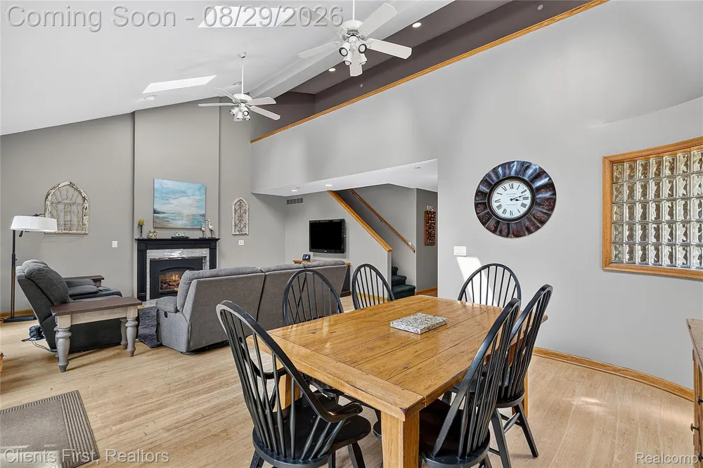 9022 Kingston Court Hamburg Township, MI 48169