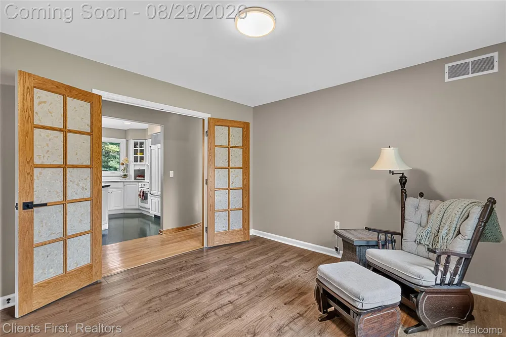 9022 Kingston Court Hamburg Township, MI 48169