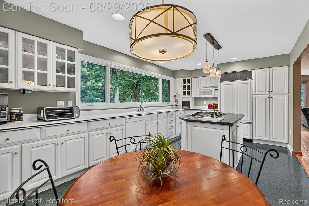 9022 Kingston Court Hamburg Township, MI 48169
