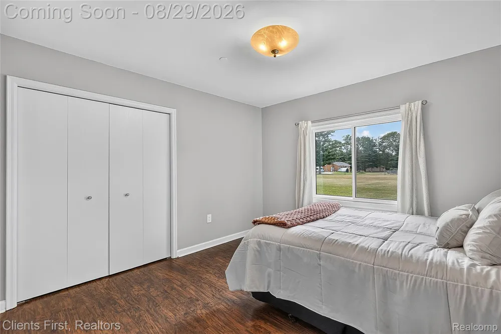 9022 Kingston Court Hamburg Township, MI 48169