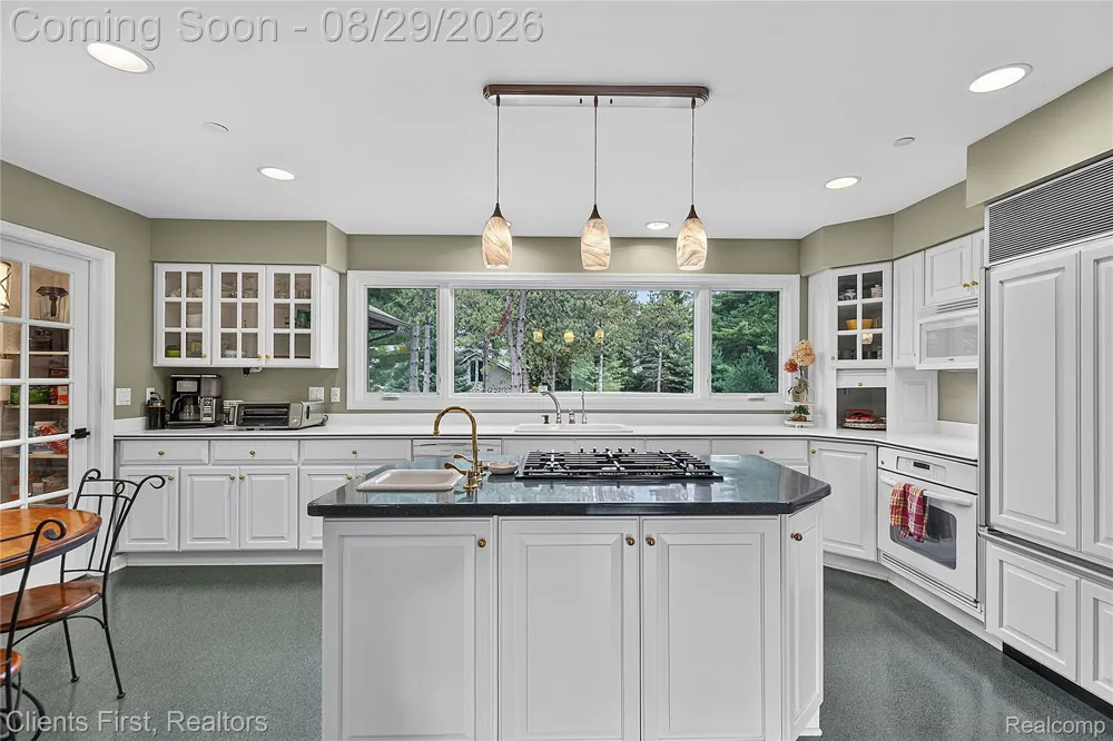 9022 Kingston Court Hamburg Township, MI 48169