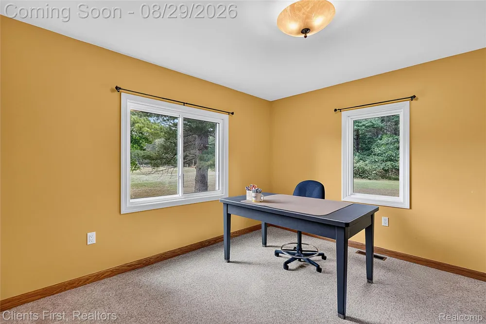 9022 Kingston Court Hamburg Township, MI 48169