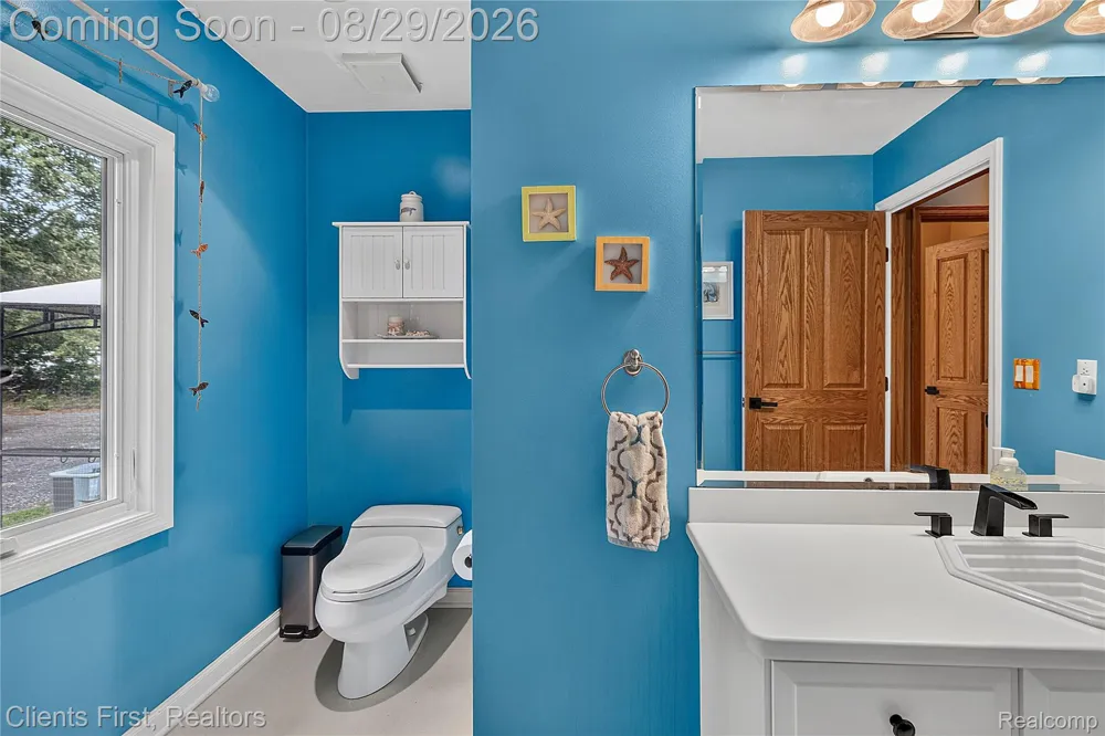 9022 Kingston Court Hamburg Township, MI 48169