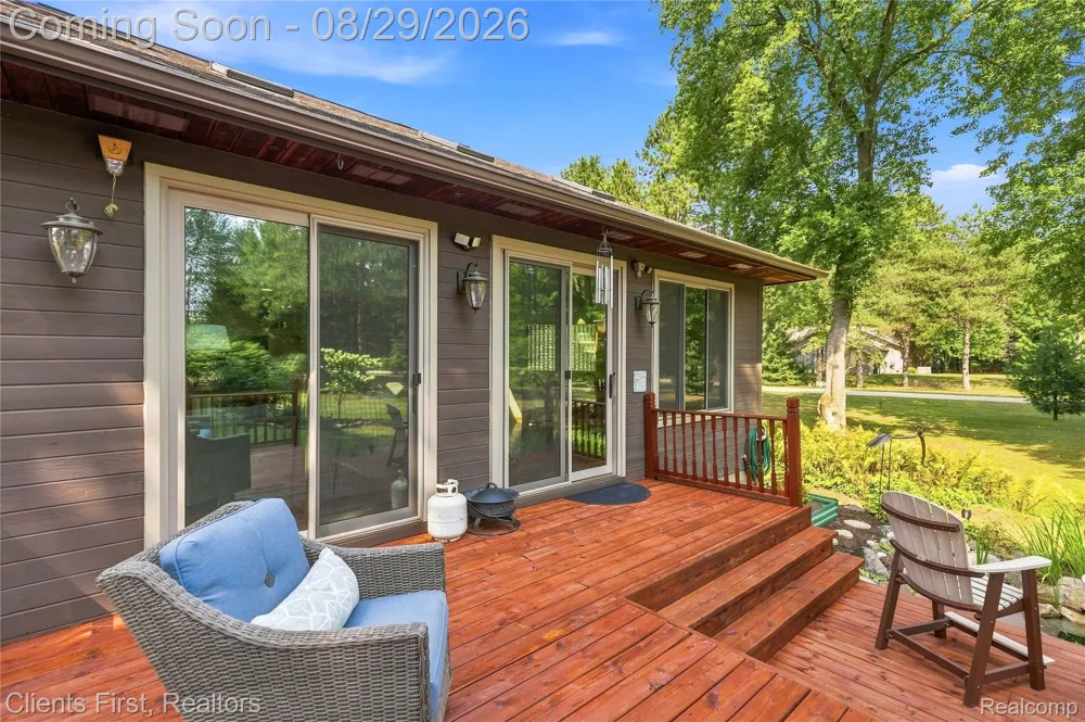 9022 Kingston Court Hamburg Township, MI 48169