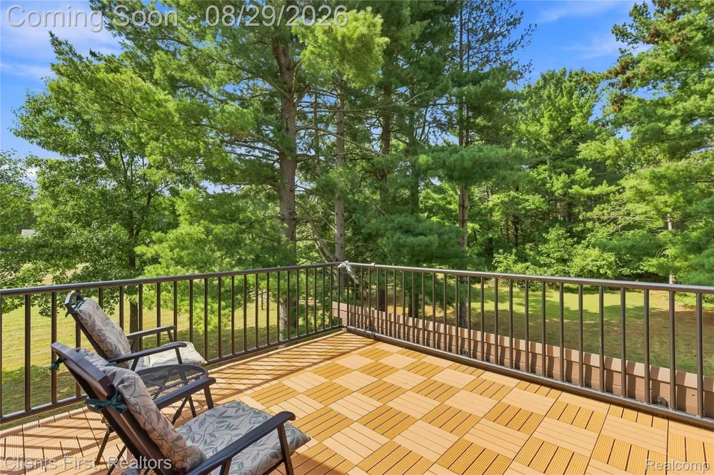 9022 Kingston Court Hamburg Township, MI 48169