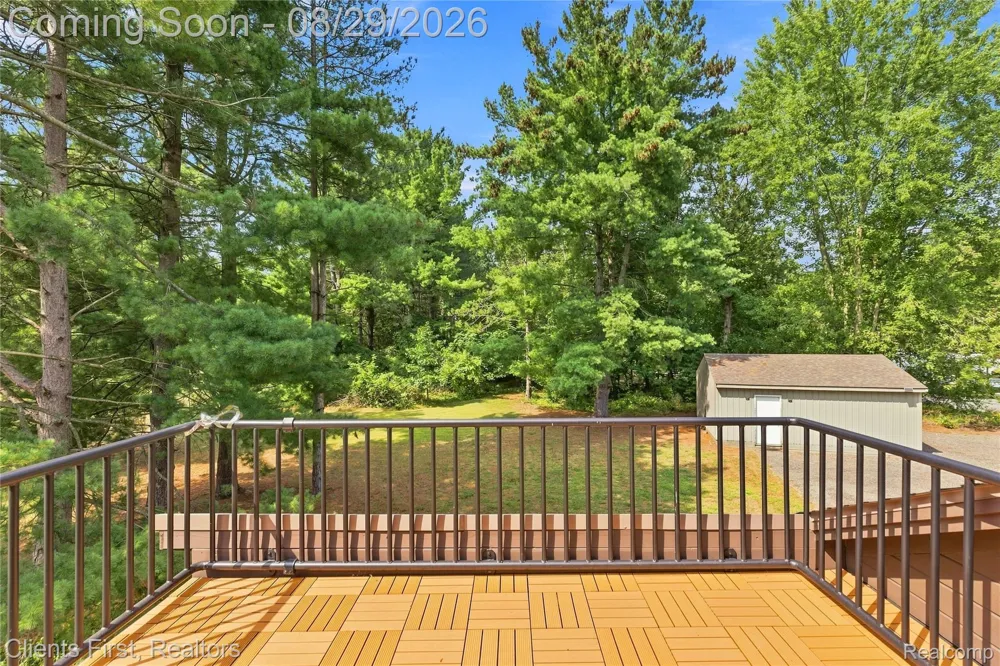 9022 Kingston Court Hamburg Township, MI 48169