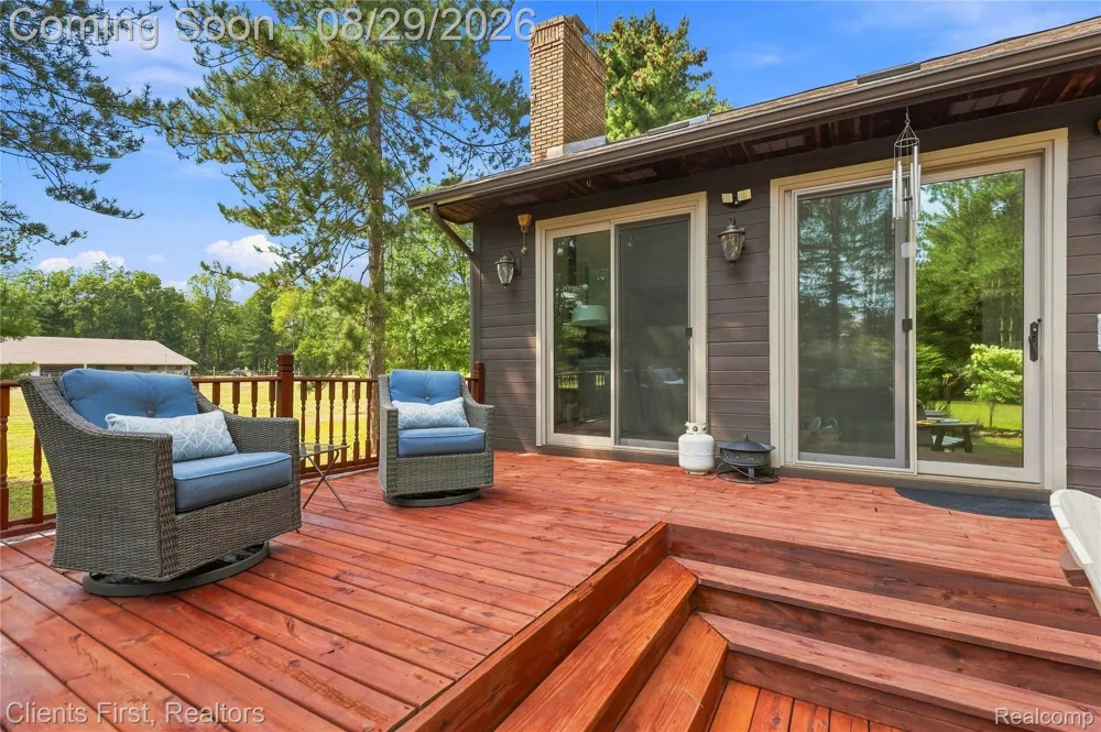9022 Kingston Court Hamburg Township, MI 48169
