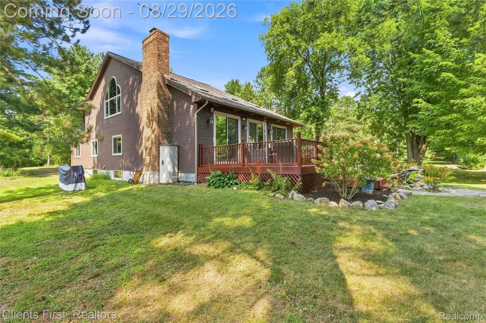 9022 Kingston Court Hamburg Township, MI 48169