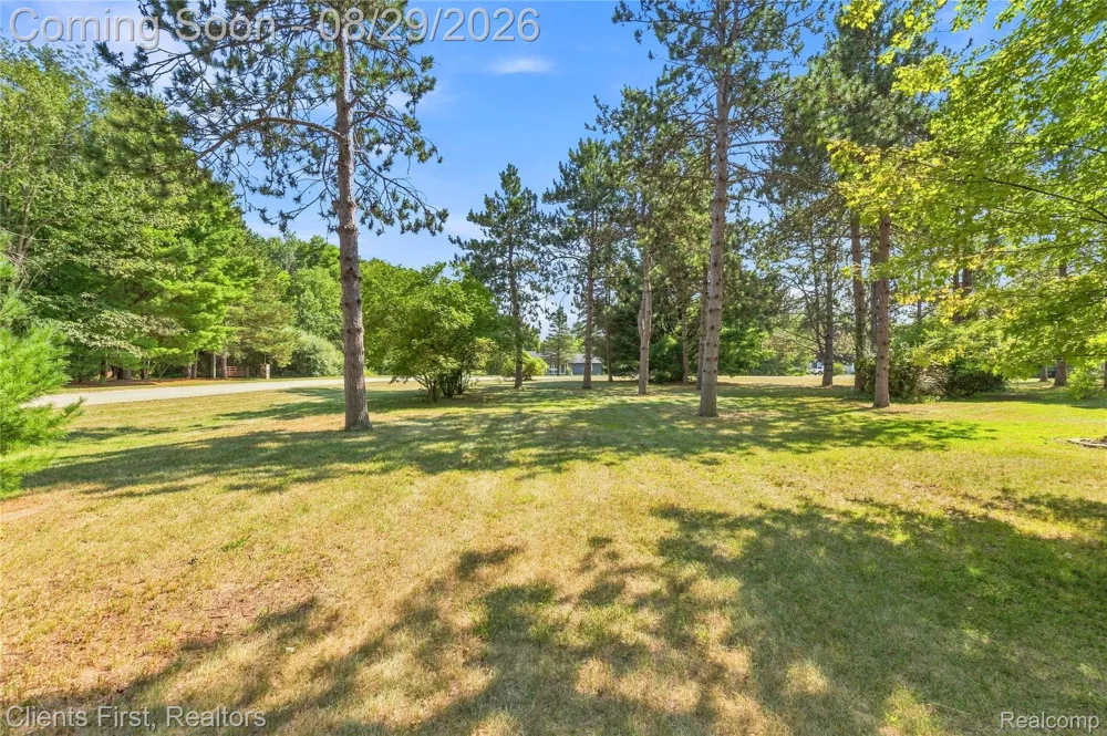 9022 Kingston Court Hamburg Township, MI 48169