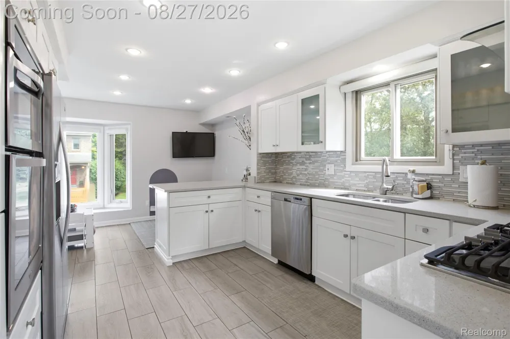 6306 Aspen Ridge Boulevard West Bloomfield Charter Township, MI 48322