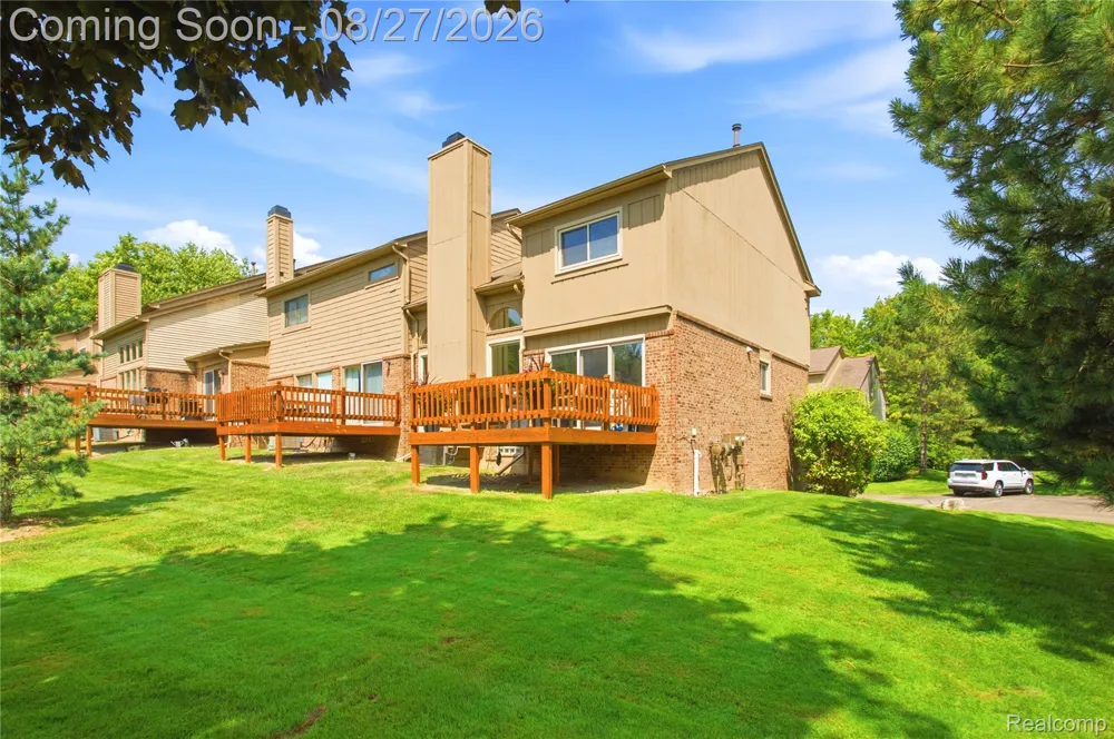 6306 Aspen Ridge Boulevard West Bloomfield Charter Township, MI 48322