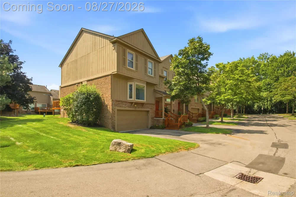 6306 Aspen Ridge Boulevard West Bloomfield Charter Township, MI 48322